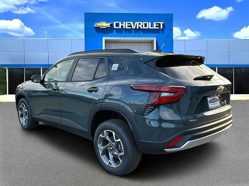 New 2026 Chevrolet Trax LT w/ LT Convenience Package image 5