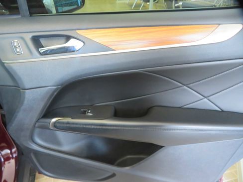 Used 2018 Lincoln MKC Reserve w/ Lincoln MKC Climate Package image 25