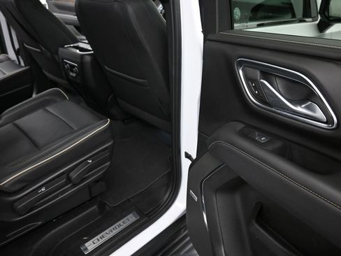 Used 2024 Chevrolet Tahoe Premier AWD/4WD image 21