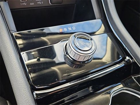 Used 2023 Jeep Grand Cherokee Laredo image 16