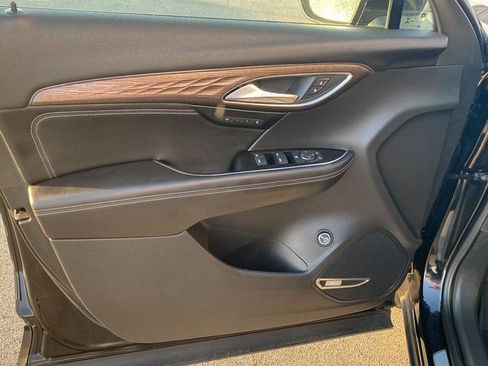 Used 2022 Buick Envision Avenir w/ Technology Package II image 19