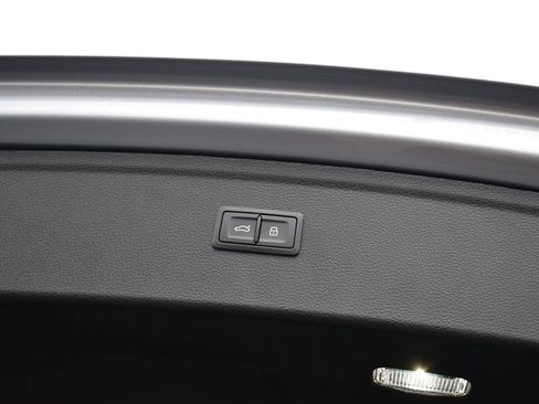 Used 2025 Audi Q5 2.0T Premium Plus w/ Premium Plus Package AWD/4WD image 21