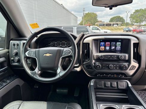 Used 2016 Chevrolet Silverado 1500 LT w/ LT Convenience Package AWD/4WD image 3
