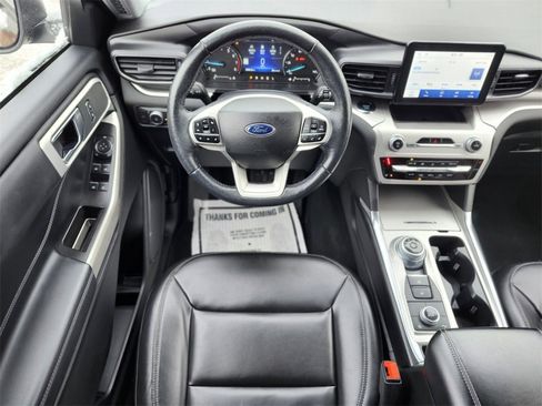 Certified 2022 Ford Explorer XLT w/ Equipment Group 202A image 13