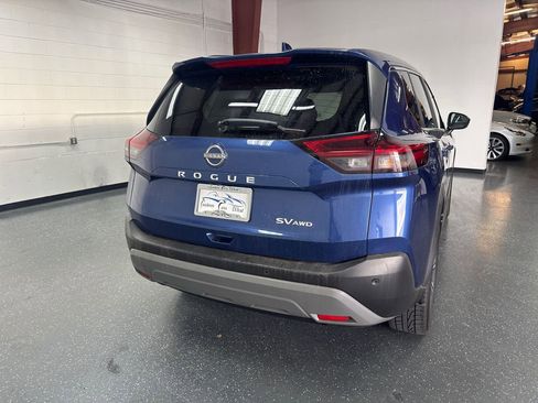 Used 2023 Nissan Rogue SV image 4
