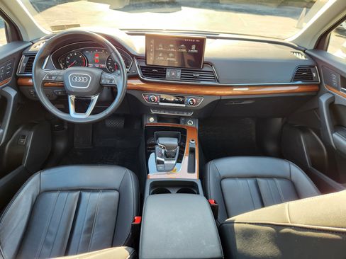 Used 2023 Audi Q5 2.0T Premium w/ Convenience Package image 8