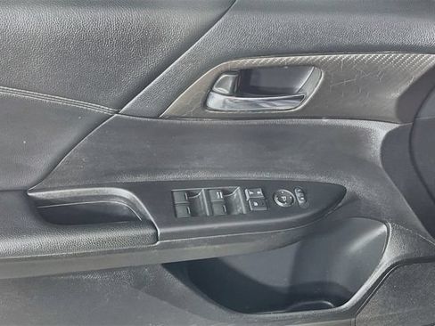 Used 2016 Honda Accord Sport image 18