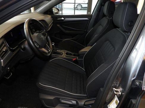 Used 2023 Volkswagen Jetta Sport image 25