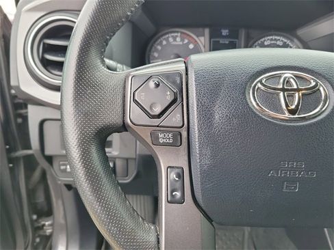 Used 2017 Toyota Tacoma TRD Sport w/ Tow Package image 17