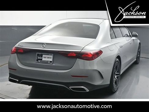Used 2025 Mercedes-Benz E 350 Sedan image 7