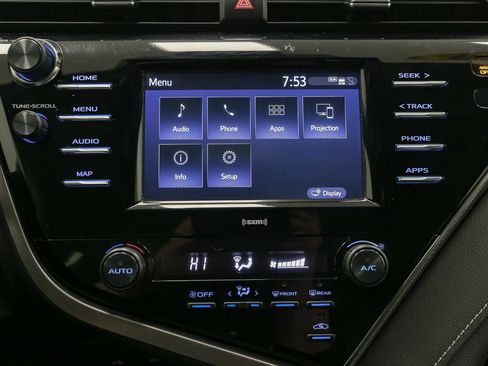 Used 2020 Toyota Camry SE image 22