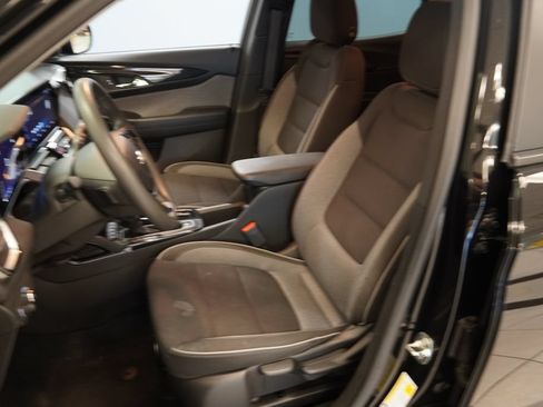Used 2024 Chevrolet TrailBlazer LT AWD/4WD image 3