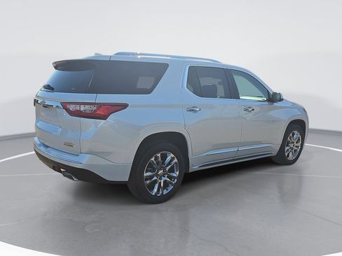 Certified 2020 Chevrolet Traverse High Country w/ LPO, Floor Liner Package AWD/4WD image 3