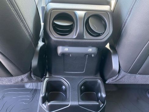 New 2025 Jeep Gladiator Sport image 13