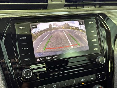 Used 2020 Volkswagen Passat 2.0T R-Line image 22