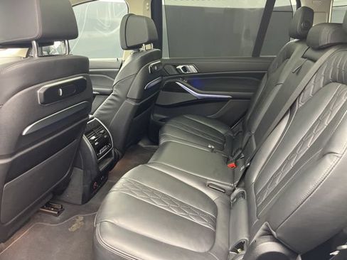Used 2023 BMW X7 xDrive40i AWD/4WD image 18
