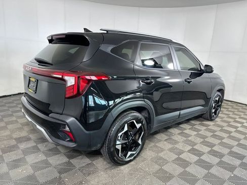 Used 2025 Kia Seltos S image 3