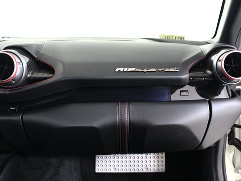 Used 2020 Ferrari 812 Superfast RWD image 47