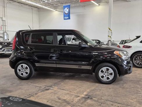 Used 2012 Kia Soul FWD image 11