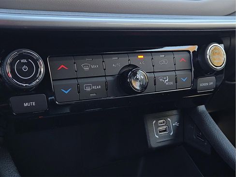 New 2026 Jeep Compass Limited image 14