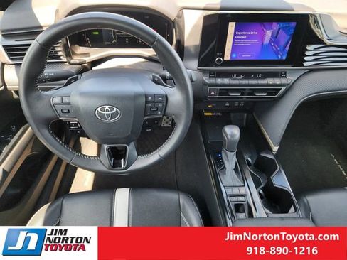Used 2025 Toyota Camry SE image 26