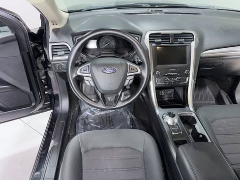 Used 2019 Ford Fusion SE AWD/4WD image 16