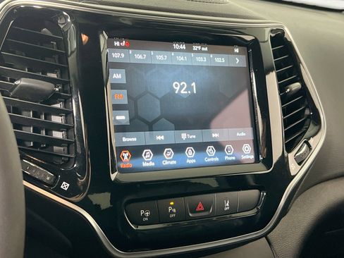 Used 2022 Jeep Cherokee Limited image 14