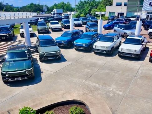 Used 2022 Rivian R1T Launch Edition AWD/4WD image 2