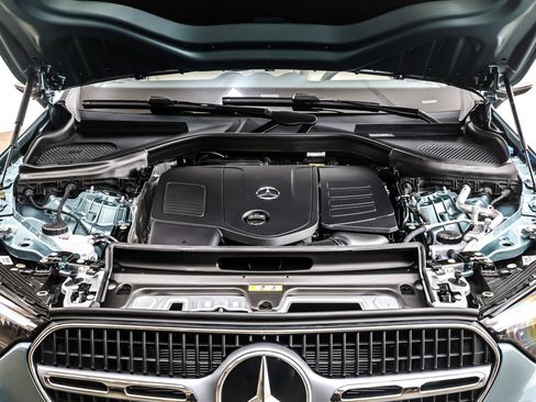 New 2026 Mercedes-Benz GLC 300 image 11