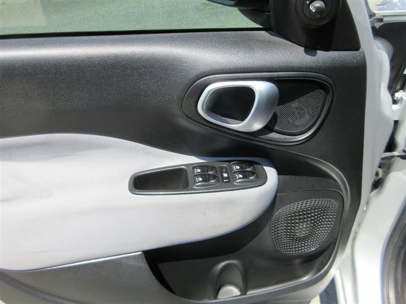 Used 2014 FIAT 500L Easy FWD image 11