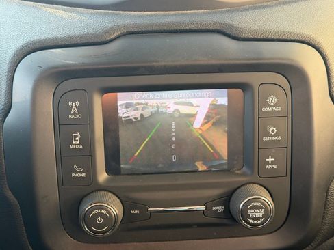 Used 2019 Jeep Renegade Sport AWD/4WD image 9
