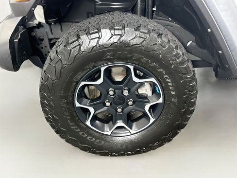 Used 2023 Jeep Wrangler Unlimited Rubicon 4xe w/ Cold Weather Group AWD/4WD image 11