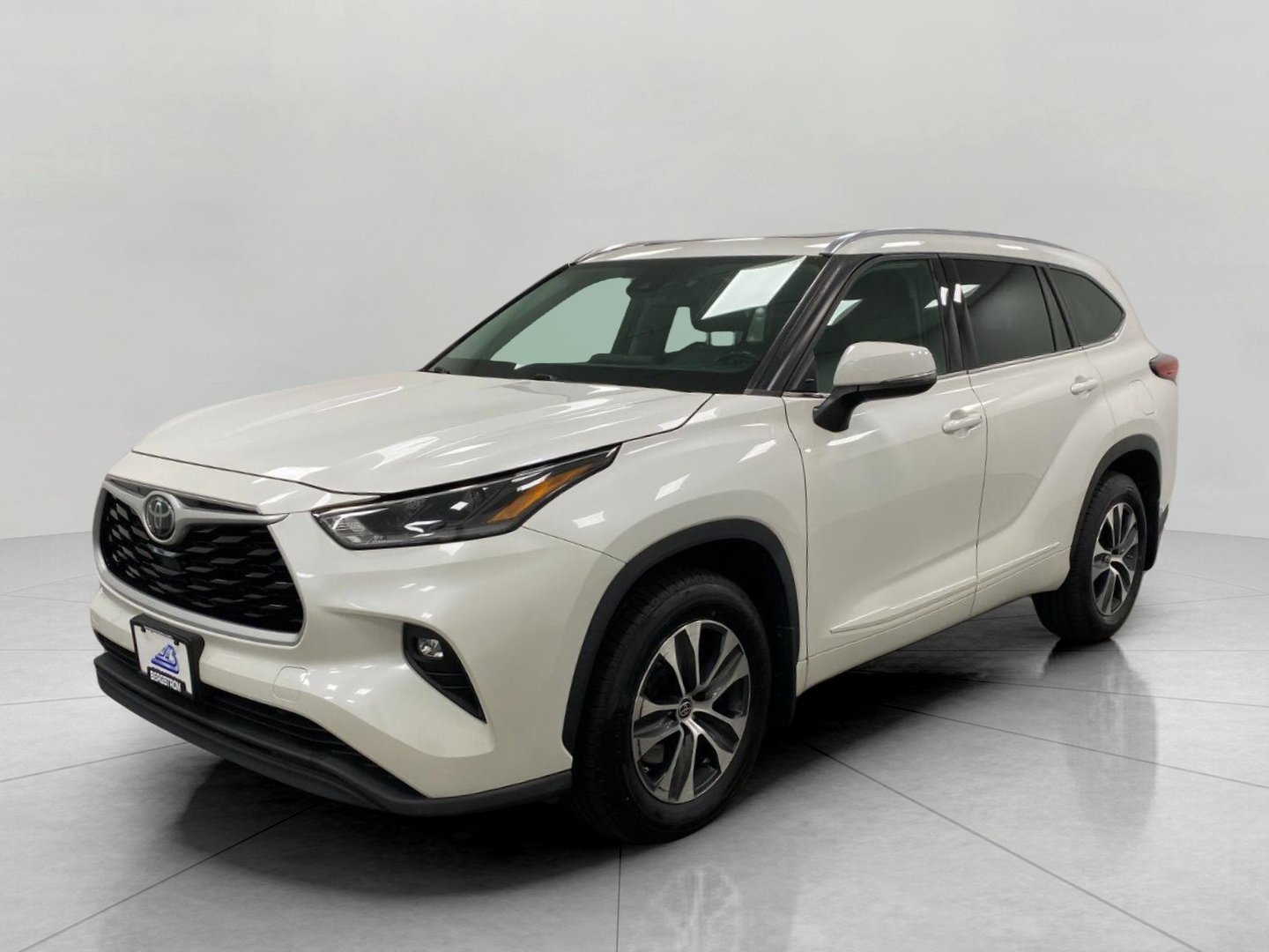 Used 2021 Toyota Highlander XLE AWD/4WD image 10