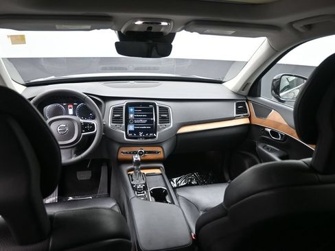 Used 2021 Volvo XC90 T6 Momentum AWD/4WD image 14