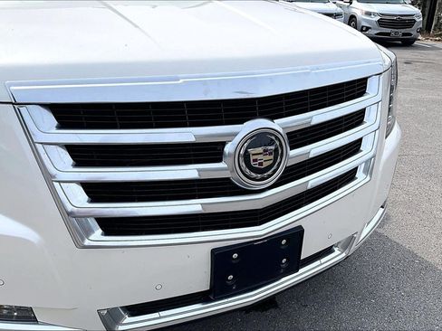 Used 2015 Cadillac Escalade ESV Premium AWD/4WD image 28