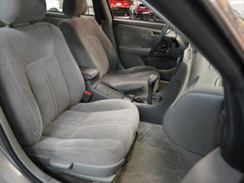 Used 2000 Toyota Camry LE FWD image 29