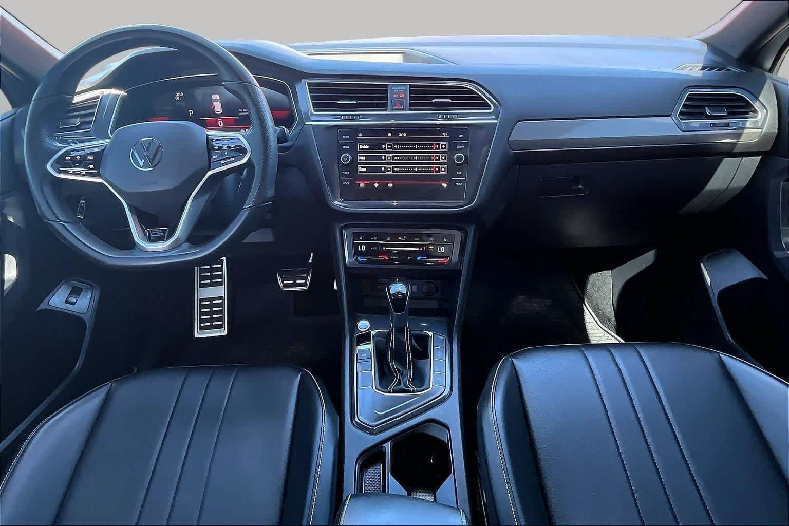Used 2024 Volkswagen Tiguan SE R-Line FWD image 16