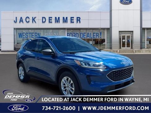 Certified 2022 Ford Escape SE w/ Convenience Package AWD/4WD image 1
