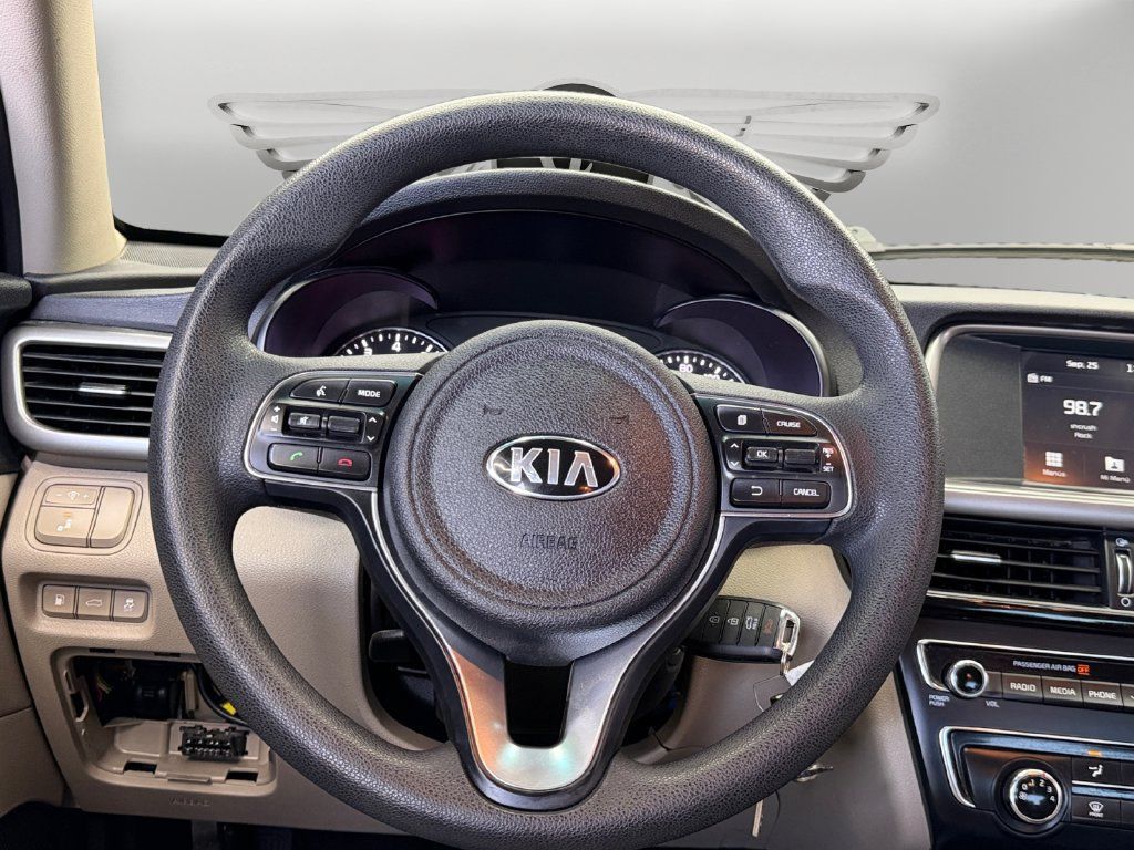 Used 2018 Kia Optima LX FWD image 12