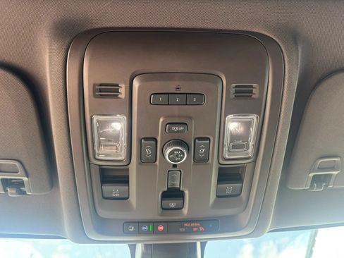 Used 2022 GMC Yukon XL SLT w/ SLT Premium Package AWD/4WD image 34