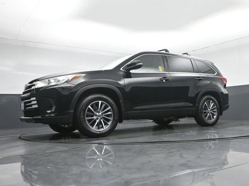 Used 2019 Toyota Highlander XLE image 71