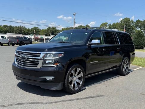 Used 2018 Chevrolet Suburban Premier AWD/4WD image 9