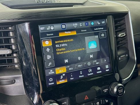 Used 2024 RAM 1500 Laramie image 30