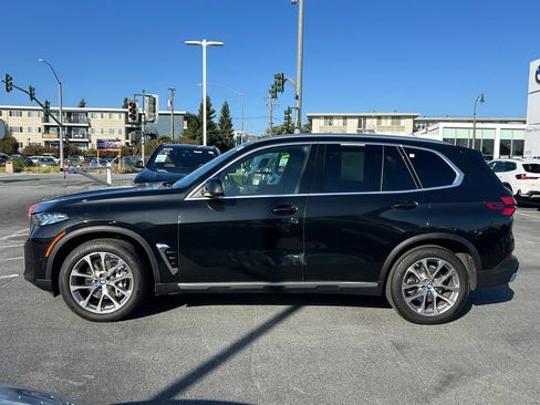 Used 2024 BMW X5 xDrive40i w/ Premium Package AWD/4WD image 2