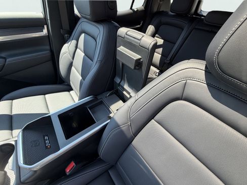 Used 2025 GMC Terrain Elevation w/ Elevation Premium Package AWD/4WD image 29