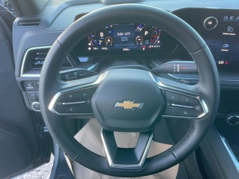 Used 2025 Chevrolet Suburban LS image 13