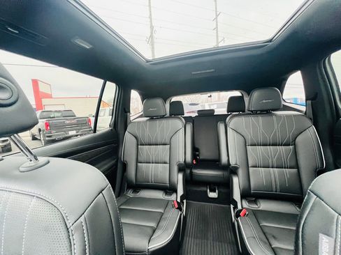 Used 2025 Buick Enclave Avenir w/ Super Cruise Package image 47