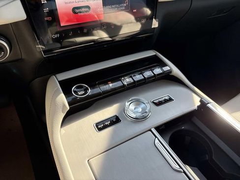 New 2026 Lincoln Navigator Reserve w/ Jet Appearance Package AWD/4WD image 28