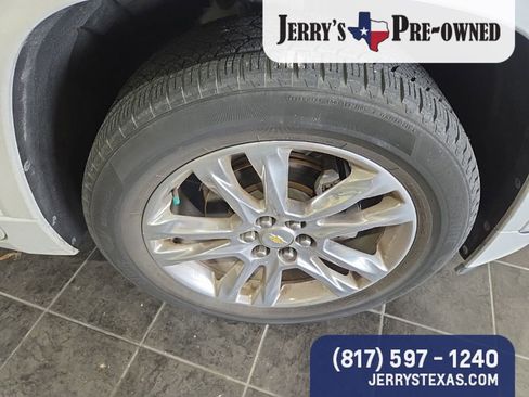 Used 2020 Chevrolet Traverse High Country FWD image 4