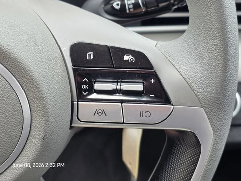 Used 2024 Hyundai Elantra SE FWD image 25